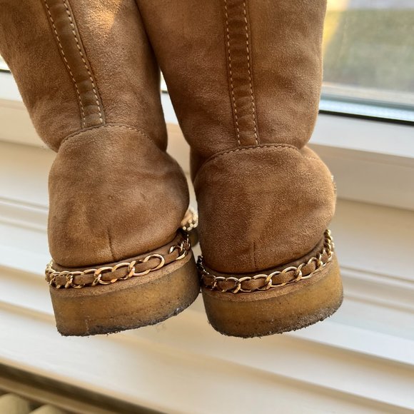Chanel suede shearling cap toe winter boots/ TAKING OFFERS - Picture 12 of 12